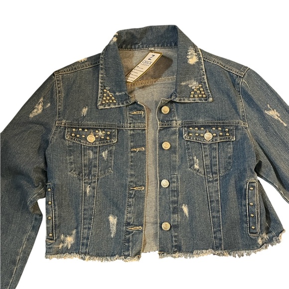 NWT Z Chick Distressed Embellished Cropped Jean Jacket Size Large - Picture 4 of 9